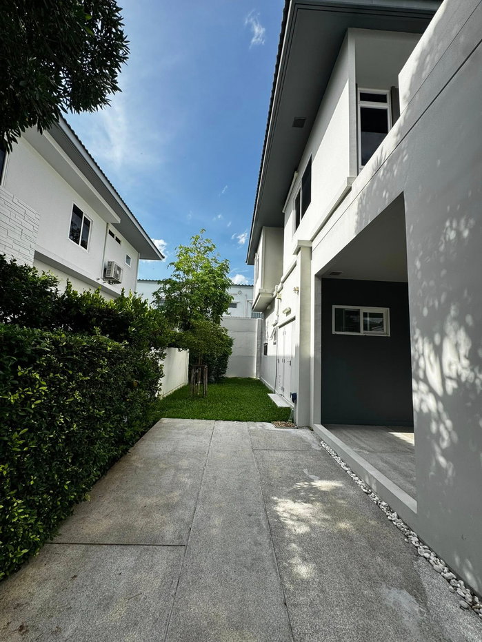 รูป RS5850 ให้เช่า บ้านเดี่ยวหรู Mantana Bangna-Wongwaen (Ramkhamhaeng 2) ทำเลบางนา ติดถนนเมนของโครงการ - รูปที่ 27/29