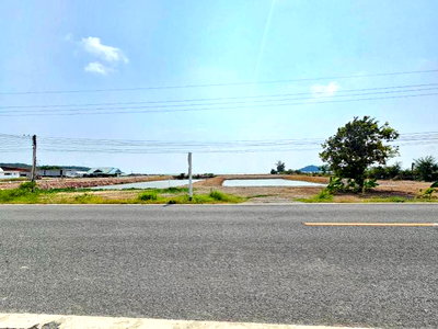 Land for sale Chanthaburi : Beachfront land for sale near tourist attractions, Koh Perid, Laem Sing District, Chanthaburi.