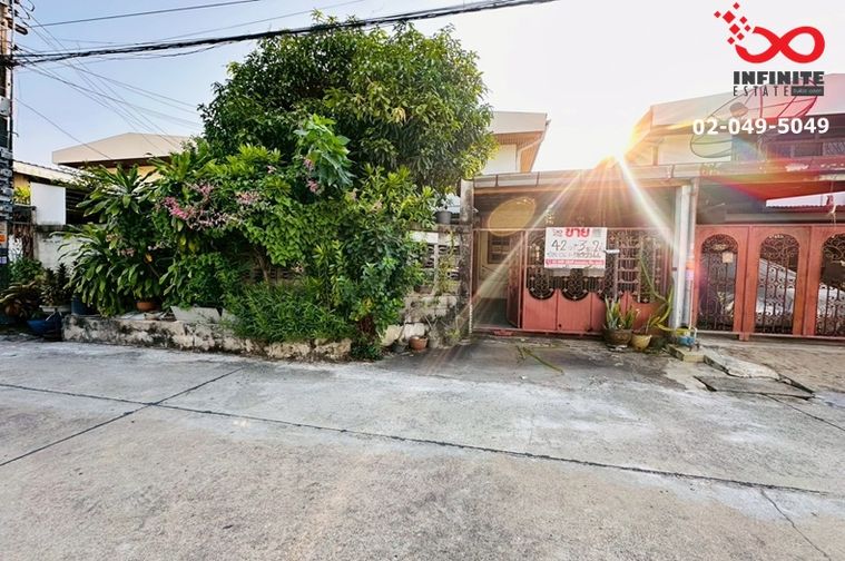 3-bed house for sale, 174 sqm, 42 sq wah, Phra Khanong