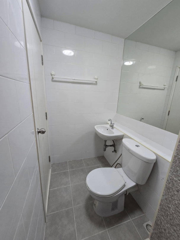 รูป code : H226 ว่างแล้ว!! คอนโดให้เช่า พลัมคอนโด เซ็นทรัล สเตชั่น เฟส 2  | ห้องมุม ชั้นสูง วิวสวย ใกล้ Central Westgate - รูปที่ 8/12