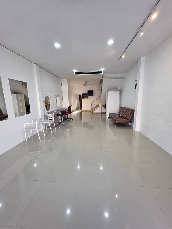 รูป ให้เช่า  พร้อมให้เข้าอยู่ พฤษภาคมนี้ครับ อาคารพานิช 2 ชั้น ขนาดพื้นที่ 21 ตารางวา (หลังมุม) 2 ห้องนอน 2 ห้องน้ำ  081-807-4453 ,065-510-0355 (อาร์ม) - รูปที่ 4/12