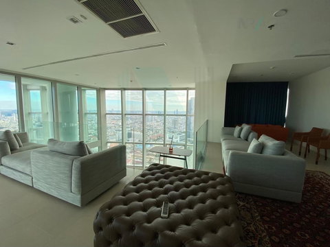 🎊 ให้เช่าคอนโด เดอะ ริเวอร์ อาคาร 1 ชั้น 67 Duplex 3 ห้องนอน ขนาด 410 ตรม ใกล้ เสนาเฟส