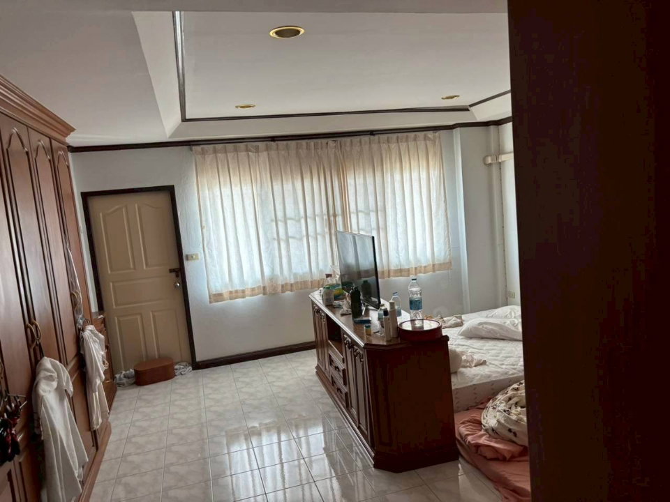 รูป ขายด่วนต่ำกว่าราคาประเมิน ประหยัดไปล้านกว่า โฮมออฟฟิศ 4 ชั้น ขนาด 19.2 ตรว.  - รูปที่ 6/6