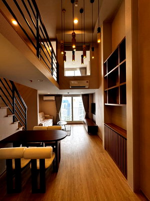 Condos for rent Chulalongkorn University : RS5858 Modern Loft Duplex Condo for Rent, Culture Chula, near BTS Sala Daeng
