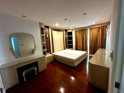 เช่าคอนโด ถนนหลังสวน : ✅🌟ให้เช่า คอนโดแกรนด์หลังสวน 3 ห้องนอน 2 ห้องน้ำ ว่างพร้อมอยู่🛁