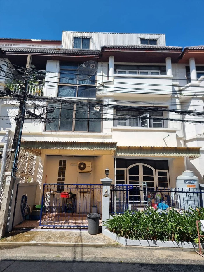 รูป ❗️Rare Item ทำโฮมออฟฟิศได้ 🌟 ทาวน์โฮม 4 ชั้น ซอยลาดพร้าว 94 (Townhome, Soi Lat Phrao 94) - รูปที่ 1/4