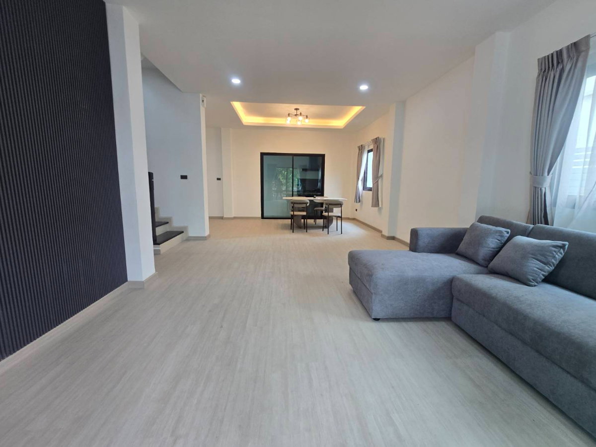 รูป ลดราคา..บ้านแฝดสไตล์บ้านเดี่ยว  รีโนเวทใหม่ หมู่บ้าน พร้อมพัฒน์1 ปัญญาอินทรา คลองสามวา ใกล้ซาฟารีเวิลด์ รถไฟฟ้า - รูปที่ 12/43