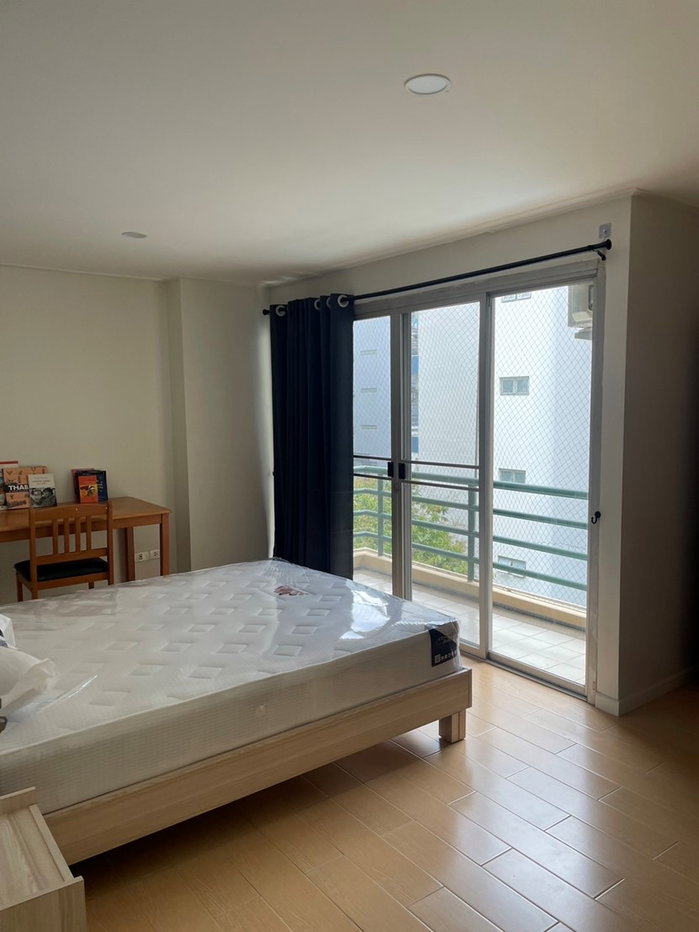 picture urgent sale 2 bed room one bathroom close to BTS  - 7/17