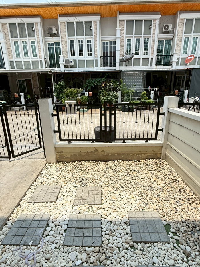 รูป 🏡 ปล่อยเช่าทาวน์โฮม Golden Town รามอินทรา-คู้บอน 3 ห้องนอน 2 ห้องน้ำ บ้านสวย พร้อมอยู่ ทำเลดีมาก ใกล้แหล่งไลฟ์สไตล์ครบ!🐶 อนุญาตสัตว์เลี้ยงตัวเล็ก - รูปที่ 10/12