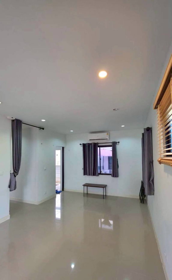 รูป บ้านในโครงการ ใกล้สนามบิน ได้ความเงียบสงบ 12,000 ต่อเดือน - รูปที่ 10/26