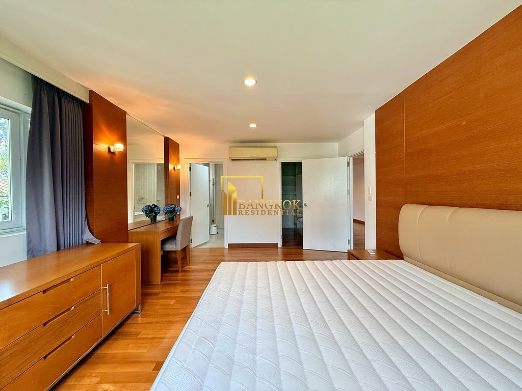 รูป Very Spacious 4 Bedroom House For Rent in Ekkamai Area - BR8448SH - รูปที่ 19/39