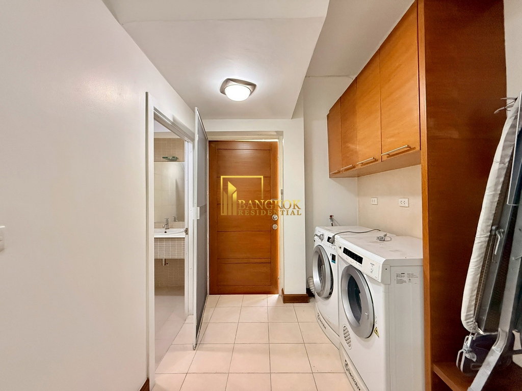 รูป Very Spacious 4 Bedroom House For Rent in Ekkamai Area - BR8448SH - รูปที่ 37/39