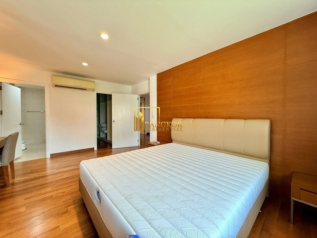 รูป Very Spacious 4 Bedroom House For Rent in Ekkamai Area - BR8448SH - รูปที่ 18/39