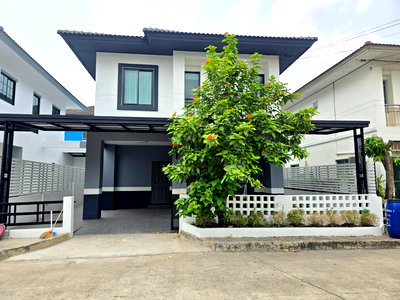 บ้านแฝด โรงเรียนนานาชาติร่วมฤดี วิทยาเขตอนุบาล : ลดราคา..บ้านแฝดสไตล์บ้านเดี่ยว  รีโนเวทใหม่ หมู่บ้าน พร้อมพัฒน์1 ปัญญาอินทรา คลองสามวา ใกล้ซาฟารีเวิลด์ รถไฟฟ้า