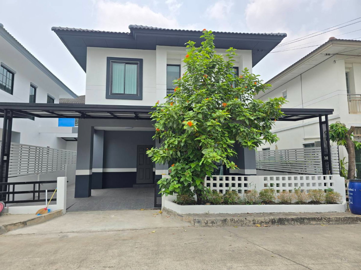 รูป ลดราคา..บ้านแฝดสไตล์บ้านเดี่ยว  รีโนเวทใหม่ หมู่บ้าน พร้อมพัฒน์1 ปัญญาอินทรา คลองสามวา ใกล้ซาฟารีเวิลด์ รถไฟฟ้า - รูปที่ 1/43