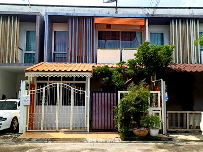 ทาวน์โฮม เขตคันนายาว : ขายด่วน ทาวเฮ้าส์ราคาถูกมาก ทำเลดีเยี่ยม หมู่บ้านพฤกษาพรีเว่ เลียบด่วน-เกษตรนวมินทร์