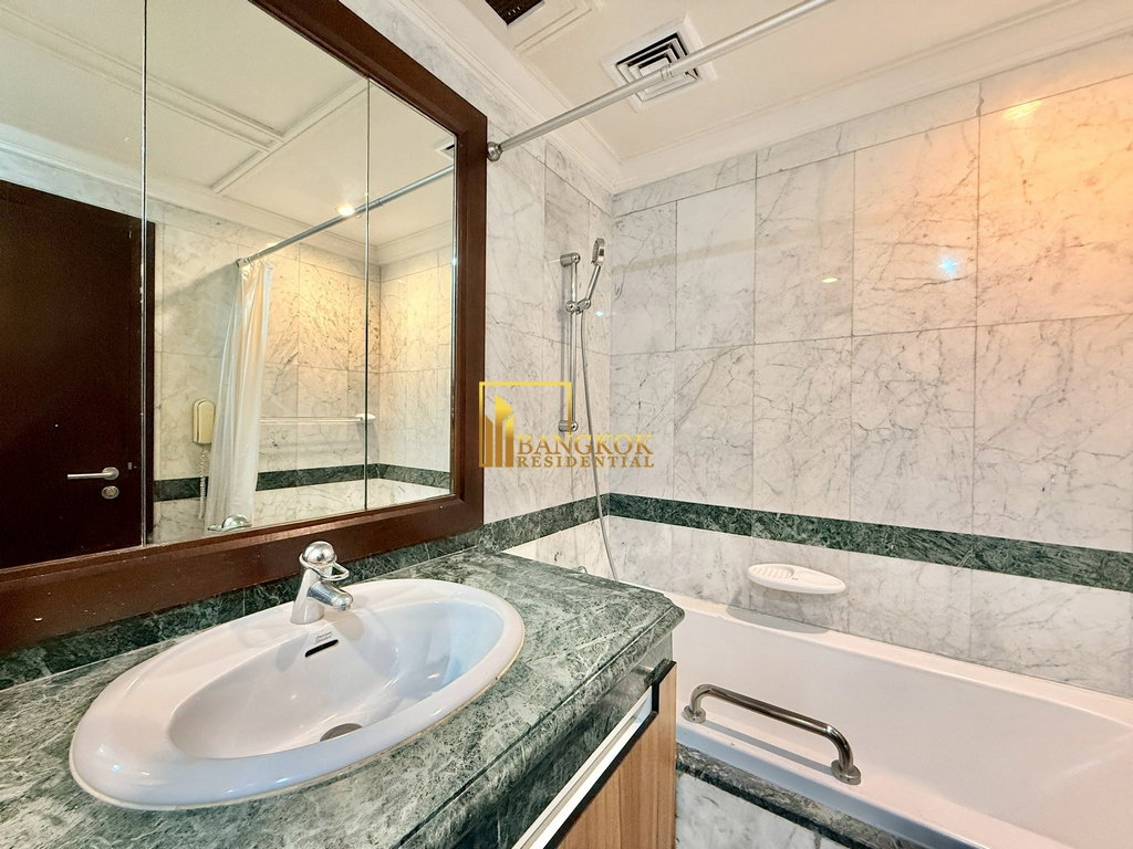 picture All Seasons Mansion | Spacious 2 Bedroom Condo in Phloenchit - BR3982CD - 15/43