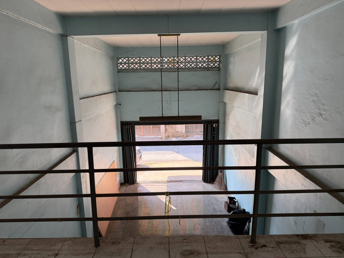 รูป อาคารพาณิชย์ 3 ชั้นครึ่ง 2ห้องนอน 3ห้องน้ำ 1ห้องครัว  - รูปที่ 29/32