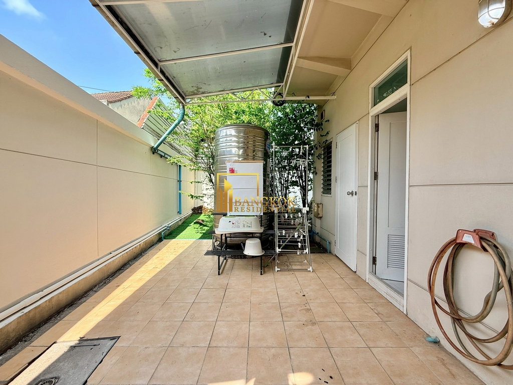 รูป Very Spacious 4 Bedroom House For Rent in Ekkamai Area - BR8448SH - รูปที่ 39/39