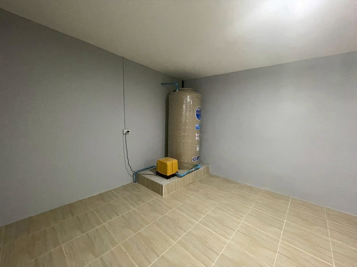 รูป ขายบ้านเดี่ยว2ชั้น หมู่บ้าน บ้านสวยริมธาร1 หลังมุม ทำเลดีซอย1 พร้อมอยู่ เขตทวีวัฒนา กรุงเทพ - รูปที่ 7/12