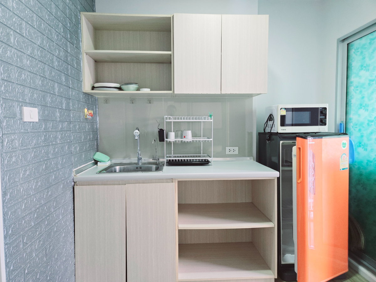 รูป ให้เช่า ISSI condo Suksawat อิซซี่ คอนโด สุขสวัสดิ์ วิวสระว่ายน้ำ โทร 0919494987 มีเครื่องซักผ้า ฟรี wifi - รูปที่ 4/14