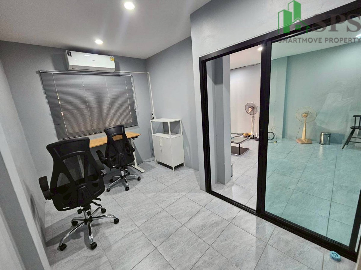 รูป ให้เช่า Townhouse สุขุมวิท 72 ใกล้บีทีเอสแบริ่ง (SPSP654) - รูปที่ 3/16