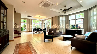 เช่าทาวน์โฮม วิทยาลัยเสนาธิการทหาร : ให้เช่าบ้านในโครงการส่วนตัว บ้าน 2 ชั้น 3 ห้องนอน ย่านนานา เลี้ยงสัตว์ได้