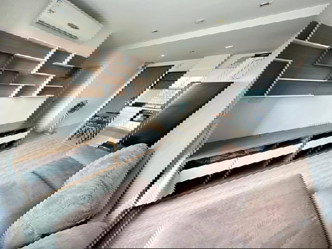 รูป code : H244 ว่างแล้ว!! คอนโดให้เช่า ควินน์ คอนโด รัชดาภิเษก ซอย 17 | ห้องมุม 2 นอน ชั้นสูง วิวโล่ง ใกล้ MRT สุทธิสาร 200 ม. - รูปที่ 1/10