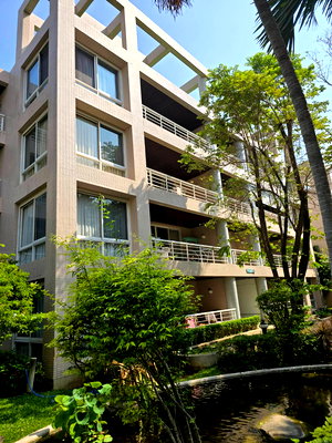 Condos for sale : Urgent sale ; Baan Sansaran Condo, Hua Hin. 3 bedrooms, 3 bathrooms; price less than 100,000 per sq.m.