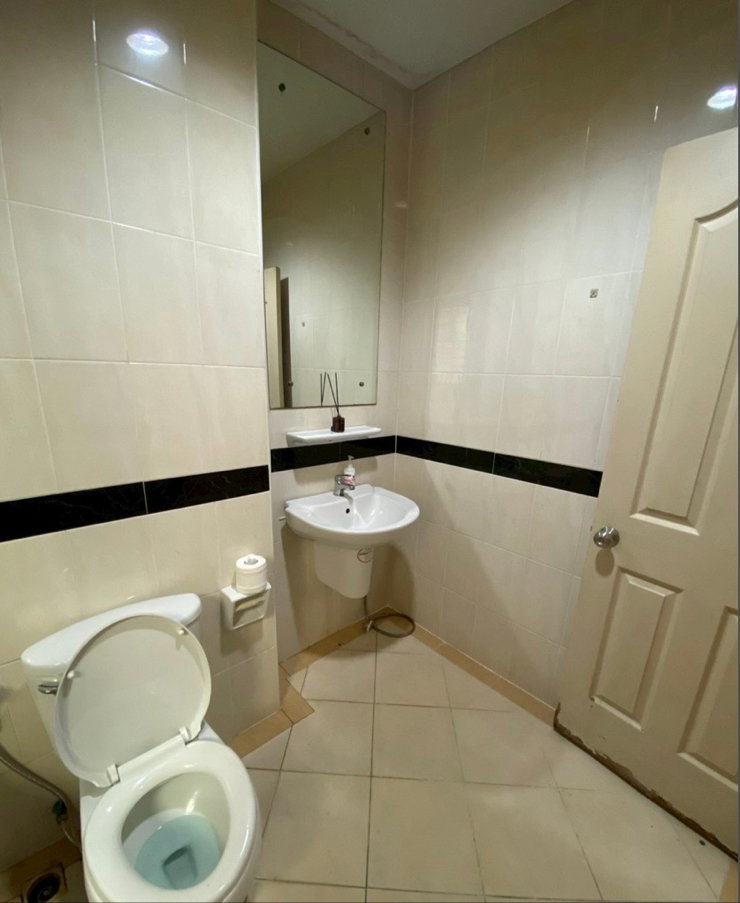 รูป เช่าทาวน์โฮม 3 ชั้น ม. บ้านกลางเมือง สวิสทาวน์ สวย ทำเลดี สนใจแอตไลน์ครับ@841qqlnr - รูปที่ 9/22