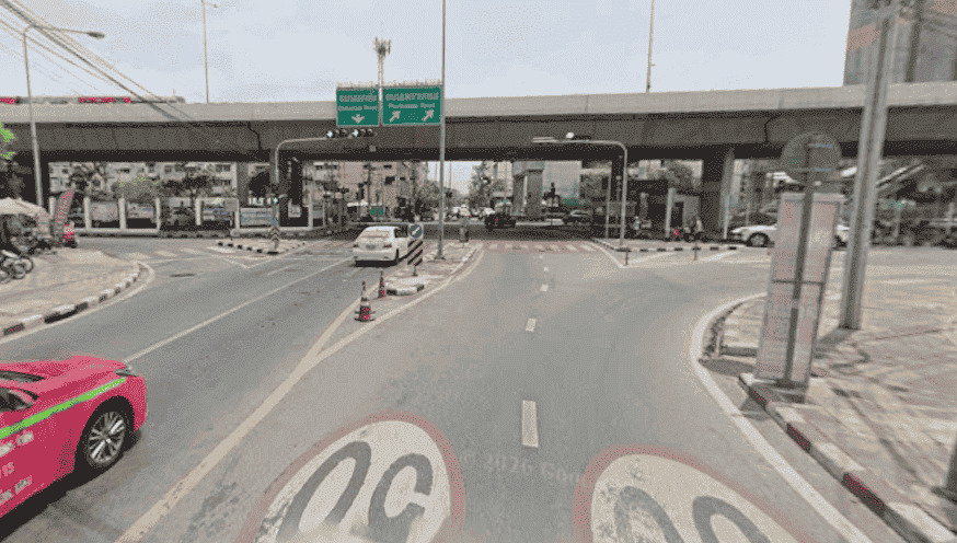 picture Sell land with buildings near Talat Phlu. - 2/3