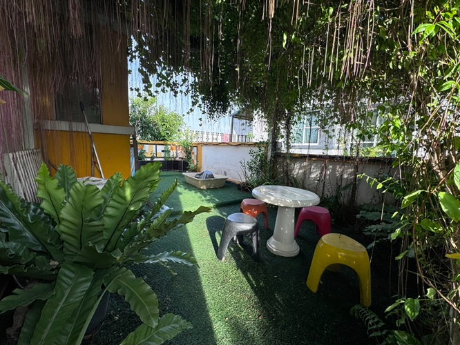 รูป N182 ขายบ้านแฝดชั้นครึ่งบ้านหลังมุม พร้อมเฟอร์ หมู่บ้านสินทรัพย์ 2 ถนนรังสิตนครนายกคลอง 4 บ้านหลังมุมน่าอยู่ตกแต่งแนวสวนแบบธรรมชาติ มีพื้นที่ข้างบ้าน  - รูปที่ 6/26