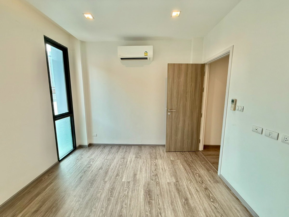 รูป 🏢✨ โฮมออฟฟิศหรู 3.5 ชั้น ออเทนส์ ลาดพร้าว-นาคนิวาส 48 3 ห้องนอน 4 ห้องน้ำ พร้อมใช้งาน สภาพใหม่มาก หลังมุมเป็นส่วนตัว ✨🏢 - รูปที่ 7/15