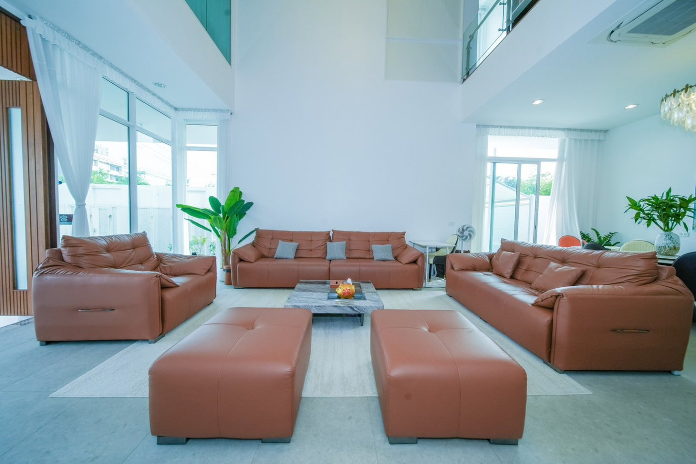 รูป เพียง 200 เมตรจากปากซอย ! บ้านใหม่ หลังมุม 84 ตร.วา ! ขายบ้านเดี่ยวหรู 3 ชั้นพร้อมลิฟต์พรีเมียม ย่านพระราม 9 ซอย 55 ! 4 นอน 5 น้ำ 4 จอด พร้อมห้องแม่บ้าน !ใกล้เดอะไนท์ , รพ.สมิตติเวช และโรงเรียนนานาชาติ ไบร์ตัน ,เวลลิงตัน ! ด่วนมาก - รูปที่ 8/18