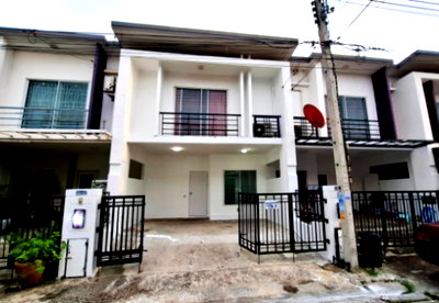 Townhouses for rent Nakhon Pathom : Townhouse for rent. 44/93 Pruksanext Loft Pinklao-Phutthamonthon 4.