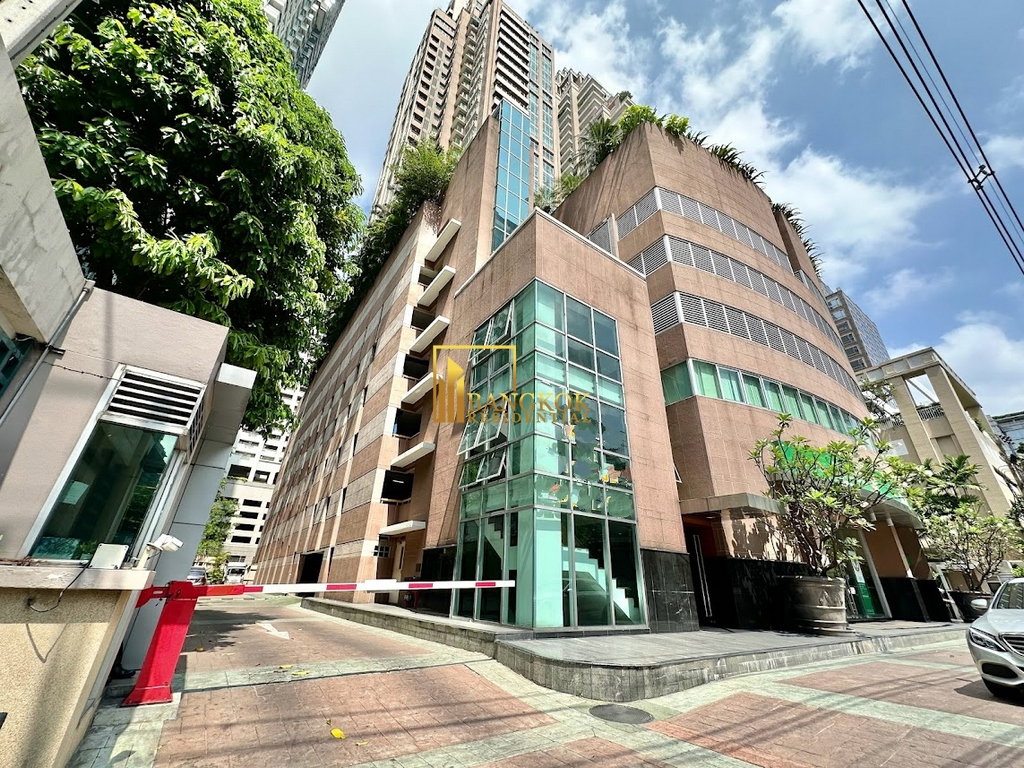 รูป Grand Langsuan | Renovated 3 Bedroom Condo in Prime Area - BR4069CD - รูปที่ 43/44