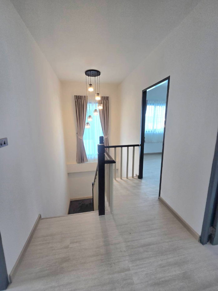 รูป ลดราคา..บ้านแฝดสไตล์บ้านเดี่ยว  รีโนเวทใหม่ หมู่บ้าน พร้อมพัฒน์1 ปัญญาอินทรา คลองสามวา ใกล้ซาฟารีเวิลด์ รถไฟฟ้า - รูปที่ 32/43