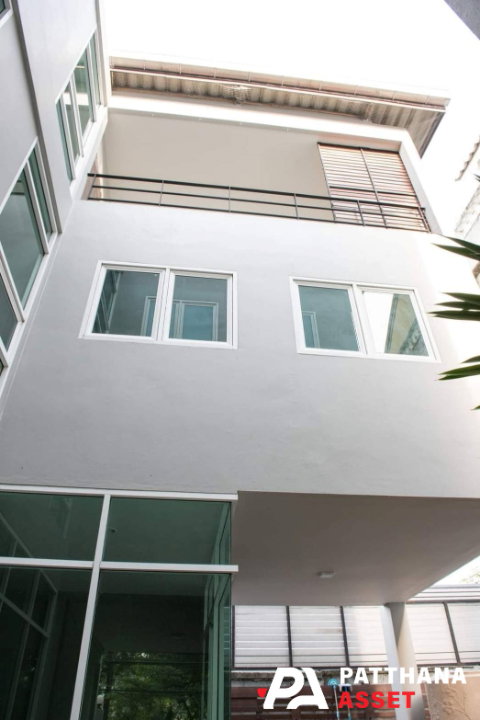 รูป บ้านเดี่ยว 3ชั้น 3ห้องนอน ให้เช่า ทำเลทองหล่อ สุขุมวิท49 ใกล้สมิติเวช เหมาะทั้งอยู่เองและ Home Office - รูปที่ 14/25