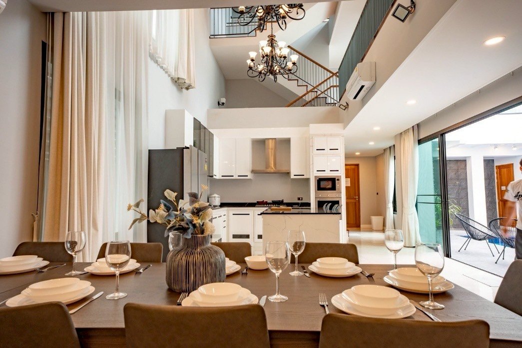 รูป LTH15041 – Luxury House Private Pool for Rent Phrom Phong | Family Living Best Value | Near BTS Phrom Phong | 580,000 THB | บ้านให้เช่า พร้อมพงษ์ มีสระส่วนตัว ครอบครัวอยู่สบาย คุ้มค่า ใกล้ BTS พร้อมพงษ์ - รูปที่ 4/11