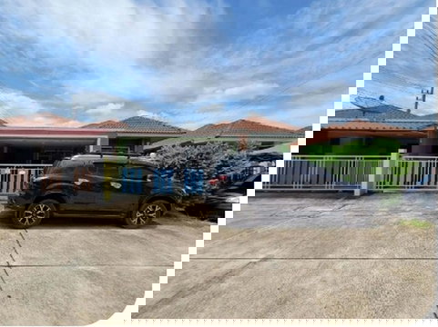 BP00887 ขายบ้านแฝด หมู่บ้าน ศิลารมย์ ฮิลล์ไซด์ ตำบล สุรศักดิ์ อำเภอ ศรีราชา จังหวัด ชลบุรี