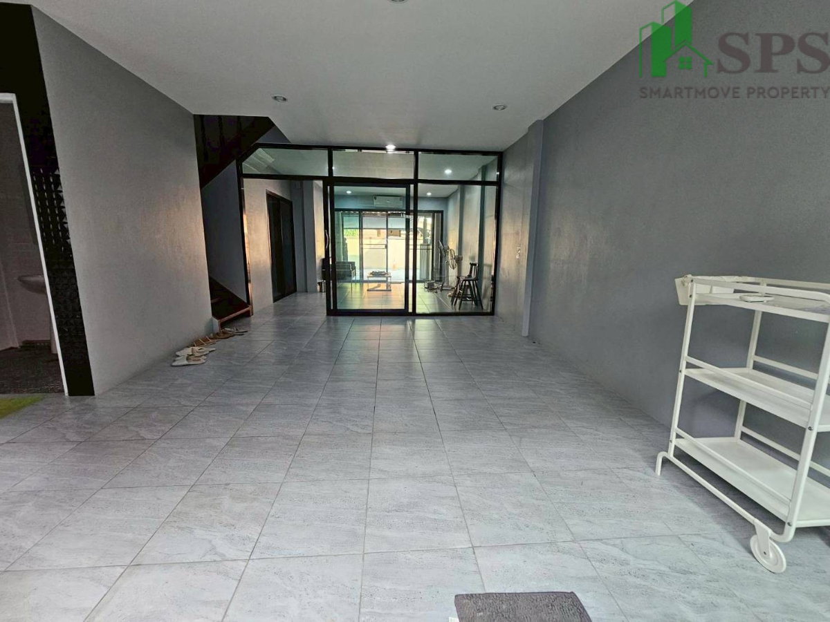รูป ให้เช่า Townhouse สุขุมวิท 72 ใกล้บีทีเอสแบริ่ง (SPSP654) - รูปที่ 6/16
