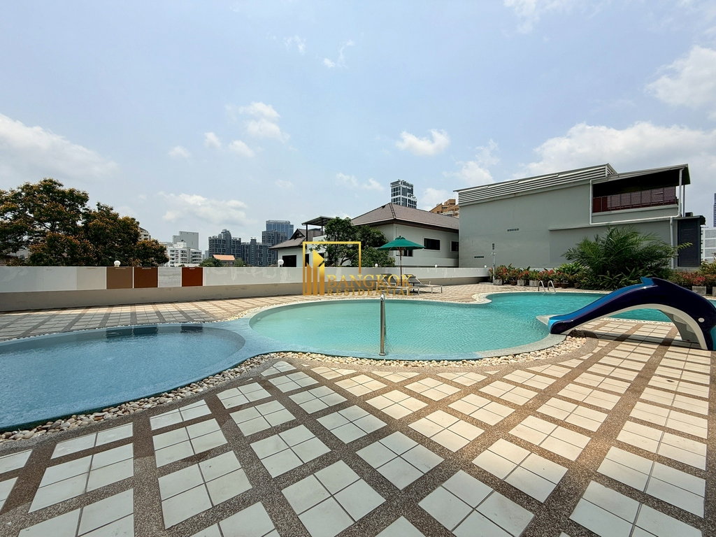 รูป Phatsana Gardens | Large 3 Bedroom Residence in Ekkamai - BR5954CD - รูปที่ 43/50