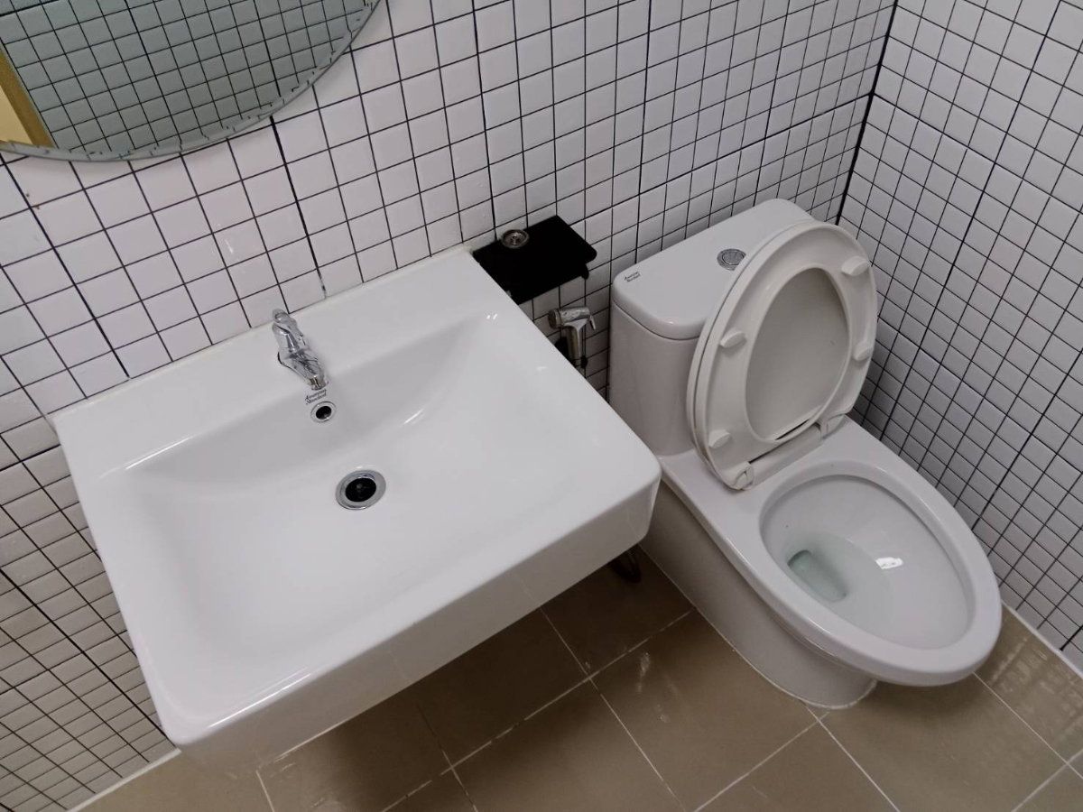 รูป 🏡 ทาวน์โฮม 4 ห้องนอน สมุทรสาคร รีโนเวทใหม่ จอดรถ 2 คัน | ดี พลัส - รูปที่ 8/18