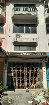 ให้เช่าอาคารพาณิชย์ 3 ชั้น ครึ่ง 