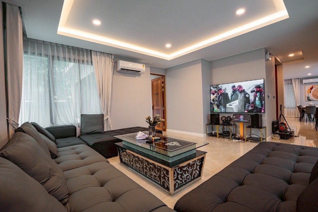 รูป LTH15041 – Luxury House Private Pool for Rent Phrom Phong | Family Living Best Value | Near BTS Phrom Phong | 580,000 THB | บ้านให้เช่า พร้อมพงษ์ มีสระส่วนตัว ครอบครัวอยู่สบาย คุ้มค่า ใกล้ BTS พร้อมพงษ์ - รูปที่ 5/11