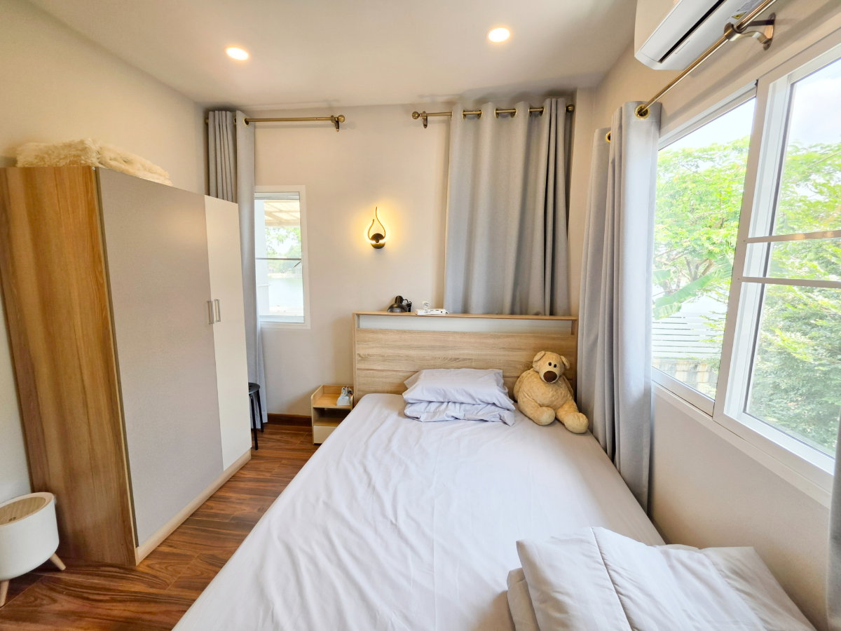 รูป บ้านเดี่ยว หลังมุม พื้นที่กว้าง หมู่บ้าน เซนโทร วัชรพล เปลี่ยนพื้นชั้น 2 ใหม่ทั้งหมด ต่อเติมห้องด้านข้าง พร้อมพื้นที่สวน และพื้นที่ชมวิว - รูปที่ 17/27