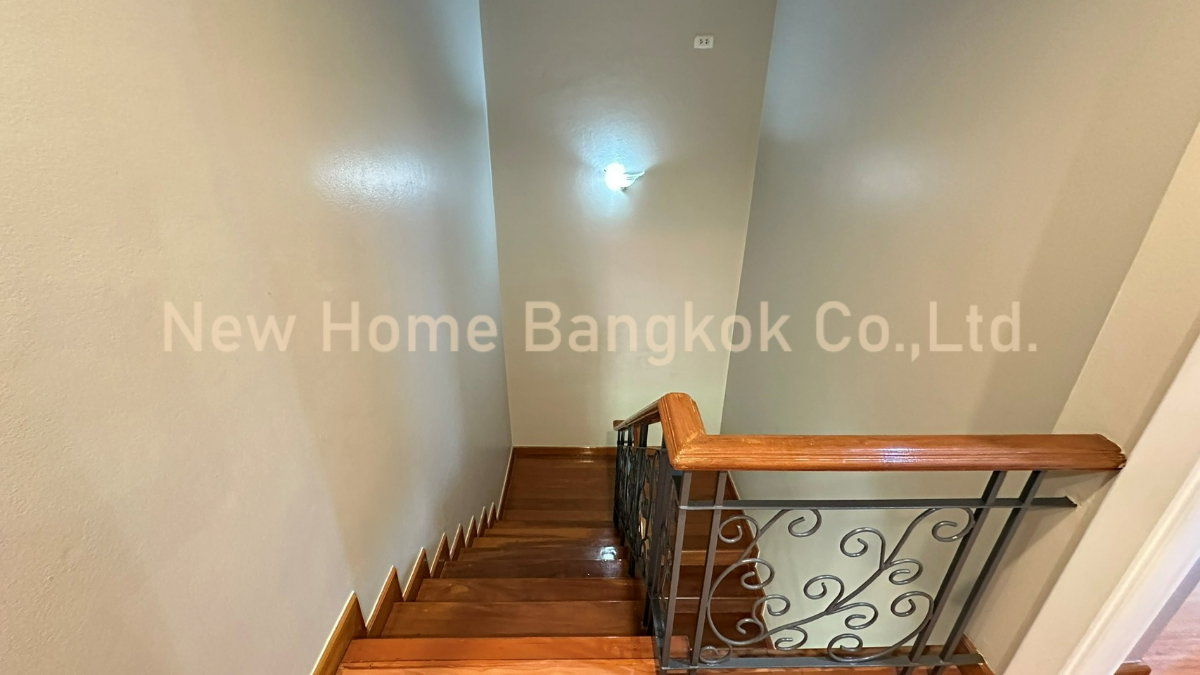 รูป ให้เช่าบ้านในโครงการส่วนตัว บ้าน 2 ชั้น 3 ห้องนอน ย่านนานา เลี้ยงสัตว์ได้ - รูปที่ 12/26