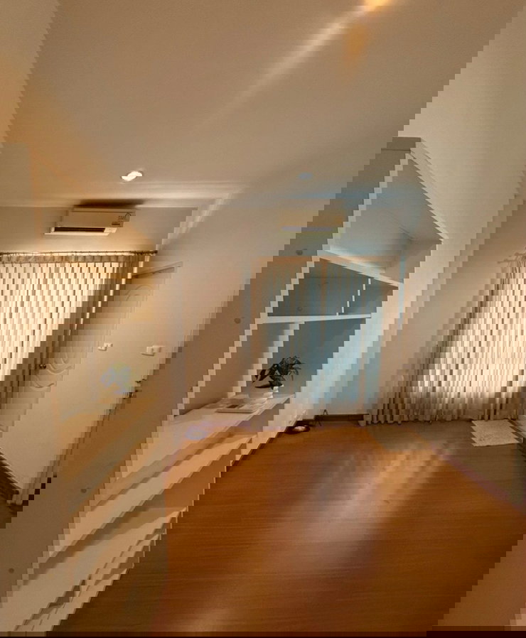 รูป เช่าทาวน์โฮม 3 ชั้น ม. บ้านกลางเมือง สวิสทาวน์ สวย ทำเลดี สนใจแอตไลน์ครับ@841qqlnr - รูปที่ 10/22