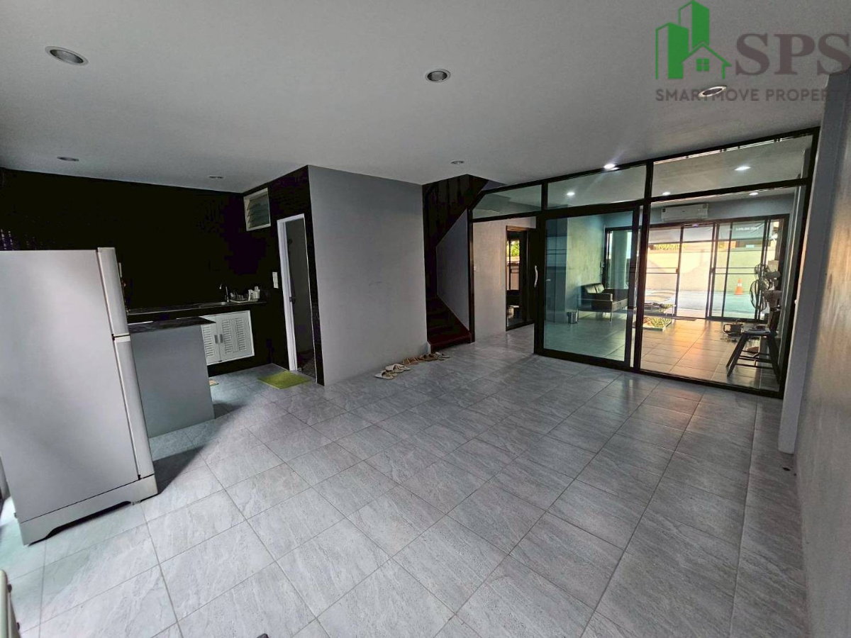 รูป ให้เช่า Townhouse สุขุมวิท 72 ใกล้บีทีเอสแบริ่ง (SPSP654) - รูปที่ 5/16