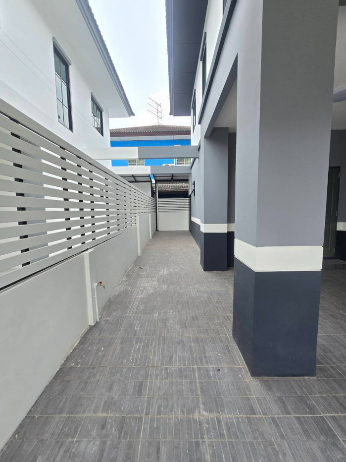 รูป ลดราคา..บ้านแฝดสไตล์บ้านเดี่ยว  รีโนเวทใหม่ หมู่บ้าน พร้อมพัฒน์1 ปัญญาอินทรา คลองสามวา ใกล้ซาฟารีเวิลด์ รถไฟฟ้า - รูปที่ 7/43